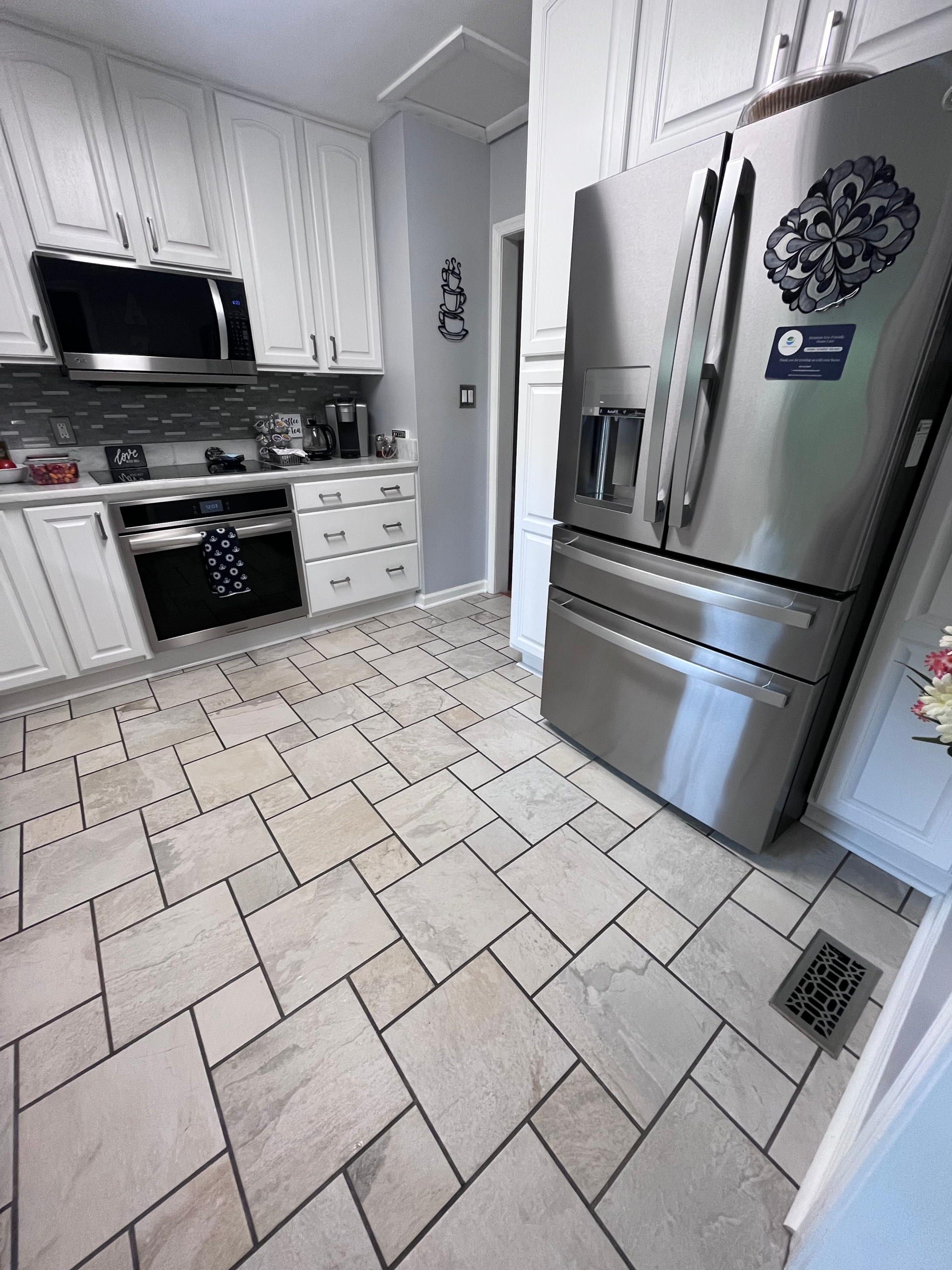 Clean maintained kitchen in a Bel Air MD home by LuxeGlow EcoClean