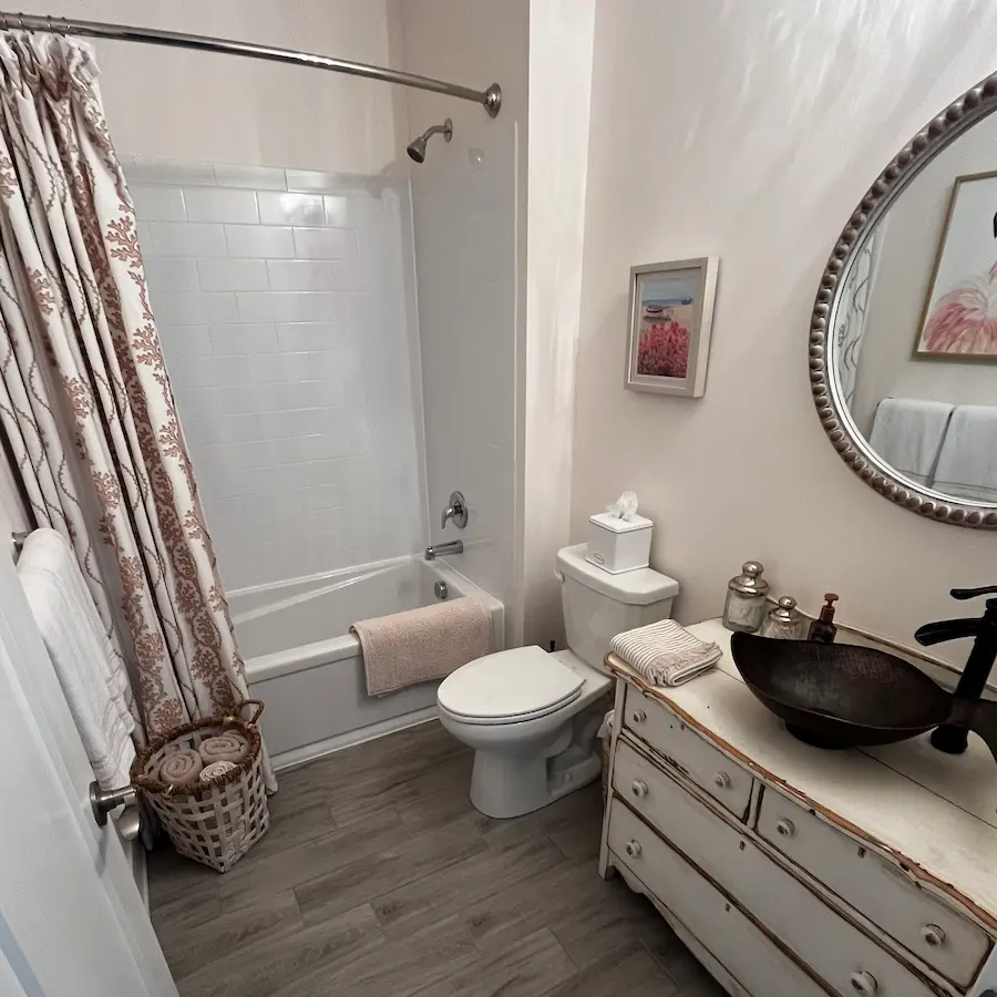 Professionally cleaned bathroom in a Bel Air home